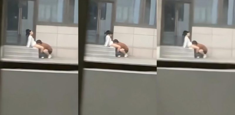 徐州江苏师范大学科文学院 狗男女光天化日上演赤壁之战 男子将头埋入胯下疯狂舔穴！-51吃瓜网