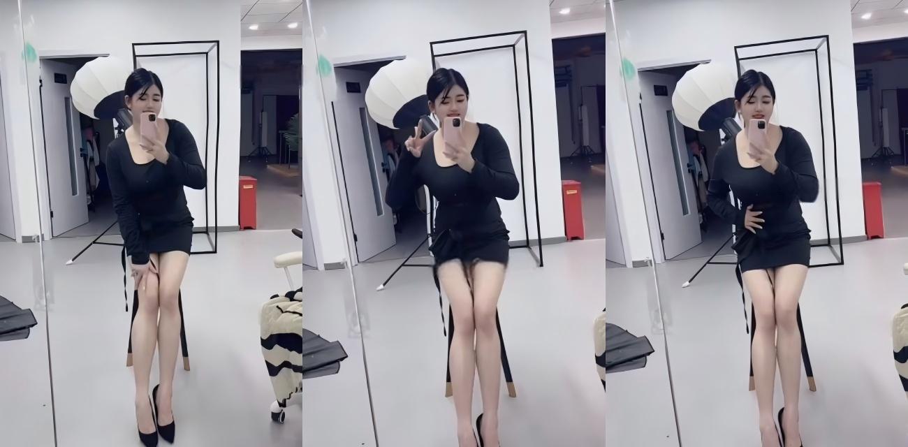 快手巨乳精神小妹 饭冰冰 金主定制私拍曝光 揉奶搓穴尽显骚态 身材丰腴肉感十足！ - 51吃瓜网-51吃瓜网