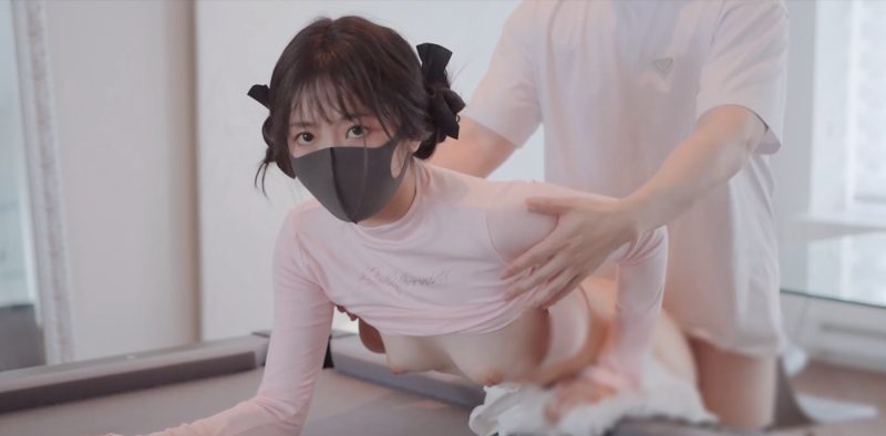 顶级网黄女神 玩偶姐姐 5月最新作品 同居的她番外台球篇 白虎嫩穴被无套内射 台球桌上激情性爱！
热搜 HOT-51吃瓜网