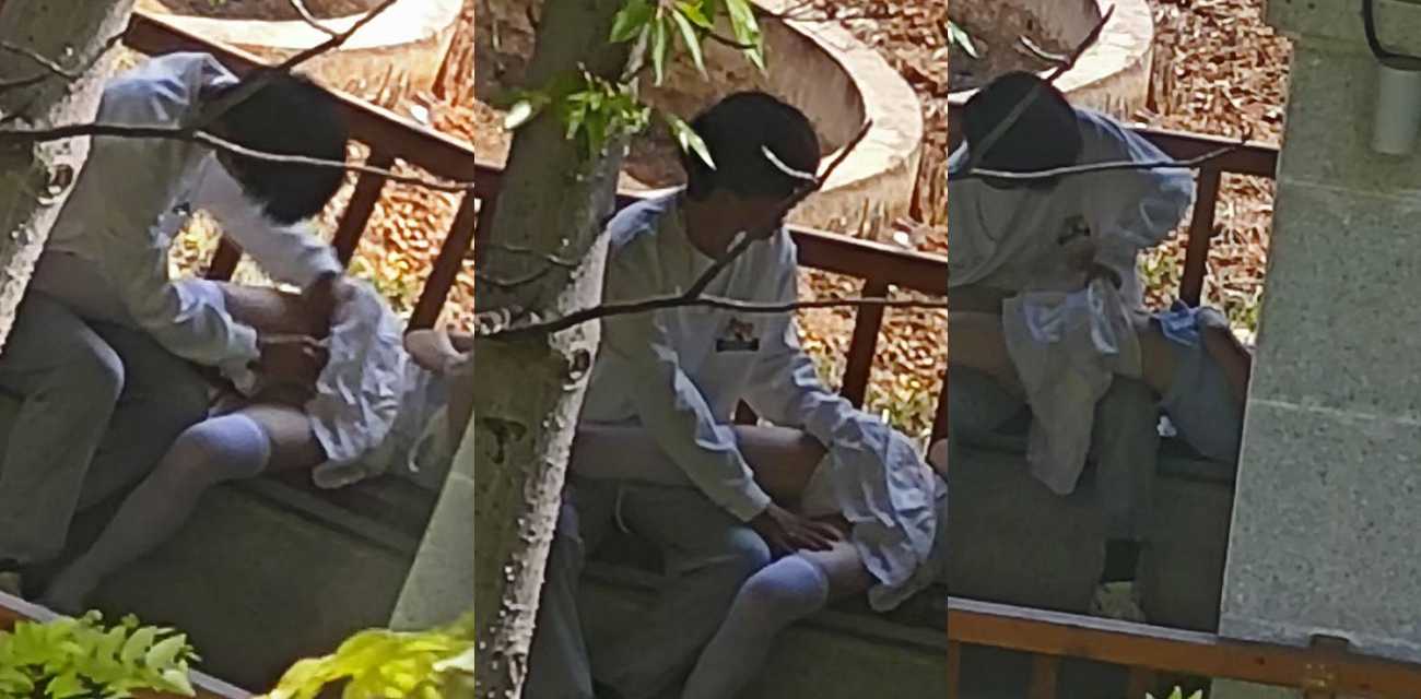 云南丘北县 小情侣户外公园 激情检查身体 视频遭全网疯传 小伙掀起裙子对女友下体展开3分钟的学术研究！ - 51吃瓜网-51吃瓜网