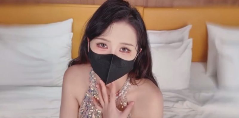 极品福利姬 苏小涵 消失1年正式回归并带来剧情大作 被威胁的秘书 淫荡涵涵足交深喉侍奉 无套输出被内射！-51吃瓜网