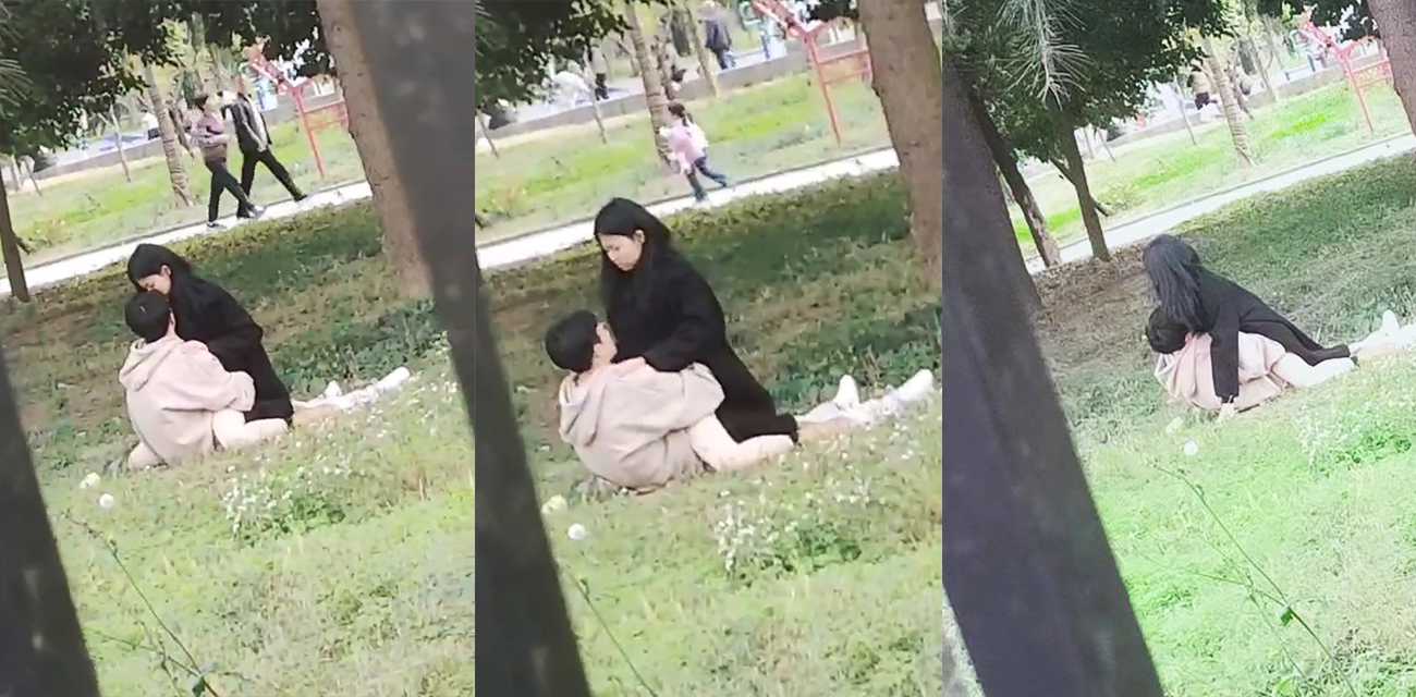 小情侣寻求刺激 竟大白天公园当众野战 女上男下疯狂摇臀 被路人多角度偷拍 女主颜值超高！ - 51吃瓜网-51吃瓜网