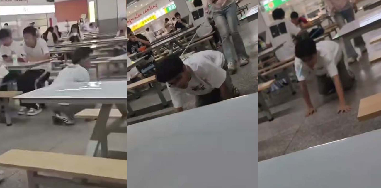大学食堂炸裂一幕 女子当众遛狗 男生戴狗绳学狗叫爬行 瓦学弟都被训成宠物了！ - 51吃瓜网-51吃瓜网