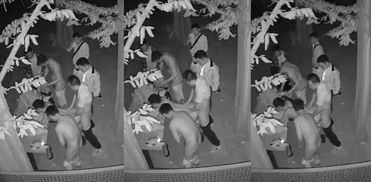 成都百花潭公园 同性恋深夜性派对大曝光 昏暗灯光下多人群P狂欢 果然是一座包容性很强的城市！ 热搜 HOT - 51吃瓜网-51吃瓜网