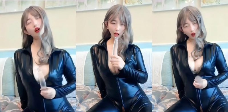 快手擦边女主播 晨曦兔子 订制皮衣自慰私拍 透明假屌剧烈插穴 紧致嫩鲍蜜汁横流！-51吃瓜网