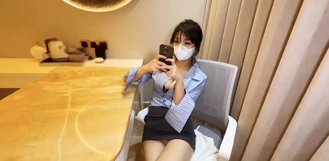 极品女神 情深叉喔 新作 黑丝性感教师 调教勾引男学生 疯狂榨精 骚气直冲云天！ - 51吃瓜网-51吃瓜网