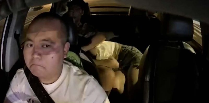 网约车内狗男女上演激情大戏！骚货饥渴难耐车内发骚 扒裤口交挑逗 司机一脸淡定开车-51吃瓜网