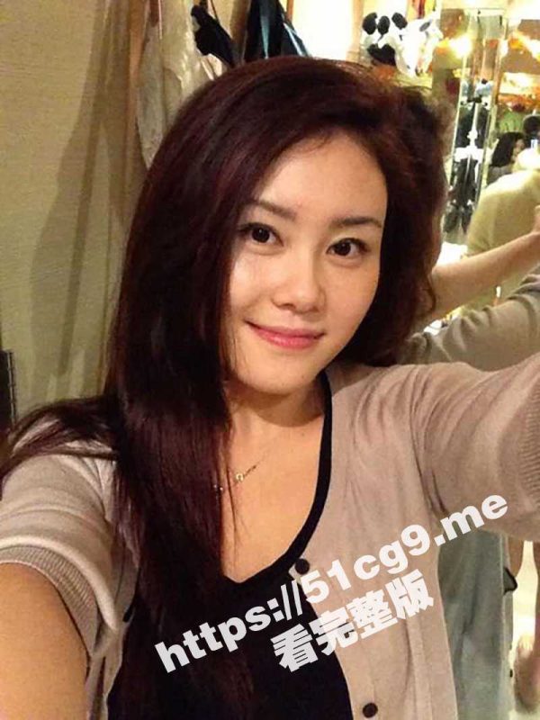 身材爆好的可爱大学妹子 给男友口交前先来一段热辣的艳舞助助兴  现在大学生活越来越好了！-51吃瓜网