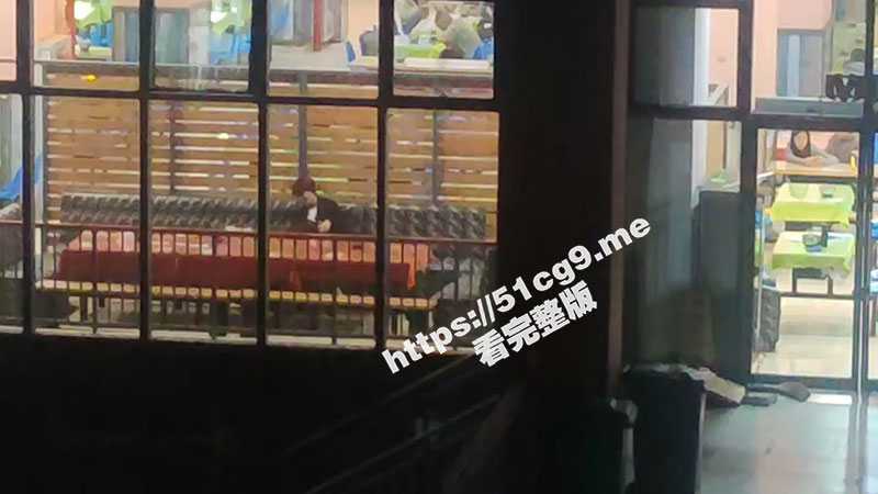 长沙师范大学 学前教育 极品骚鸡蒋依玲 食堂口爆吞精 然后再亲嘴 十分胆大与刺激 两人生活照微信被同学曝光-51吃瓜网