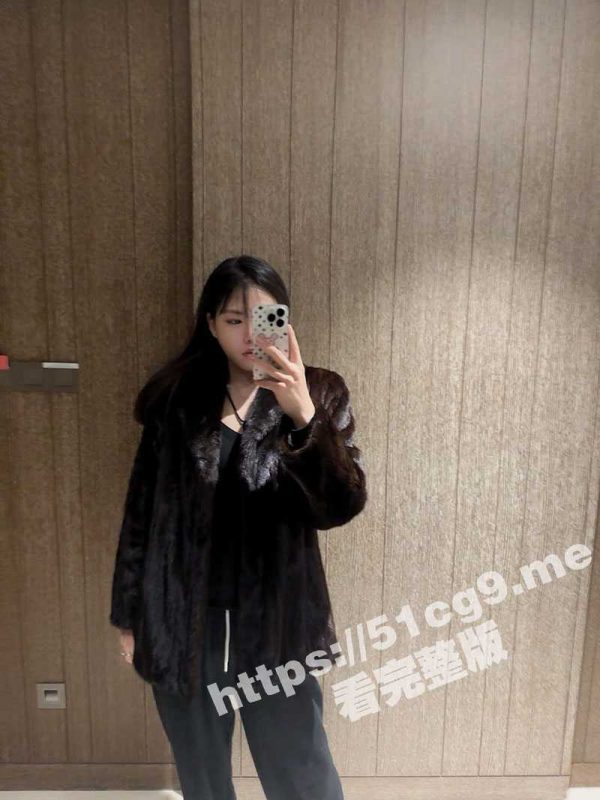 瓜友分享 绝美夜店女DJ超好约 喝个酒再就能带回酒店！ 女DJ竟然超会吸 就像要把精液吸出来一样~-51吃瓜网