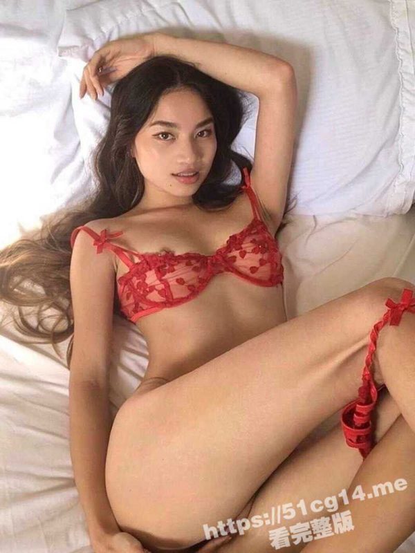 高颜值菲律宾女友自拍流出！极致乳钉肥臀白虎 情趣装妩媚风骚诱惑！-51吃瓜网