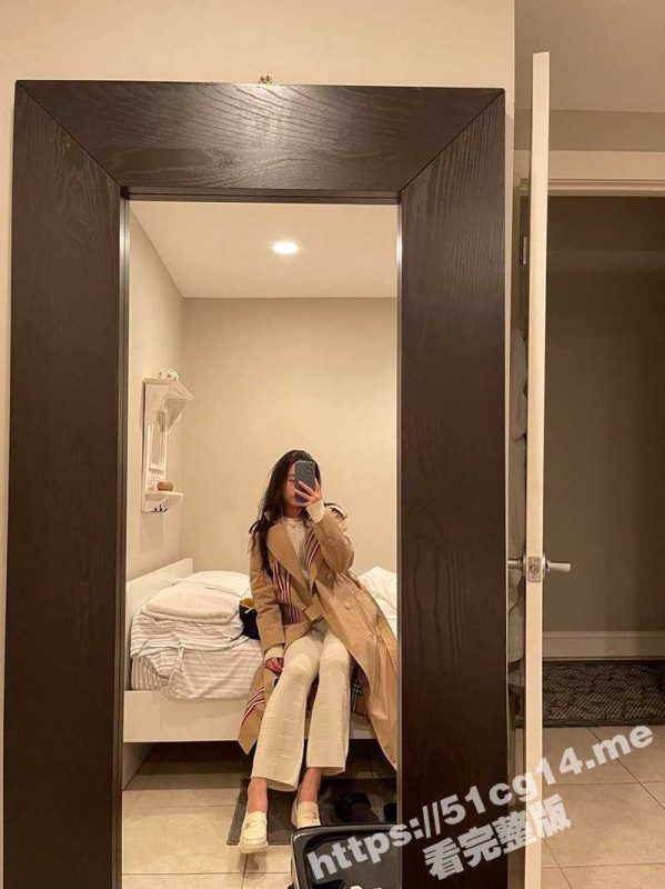 瓜友分享爱健身的骚老婆！身材果然很棒 圆润大奶随着抽动上下起伏 超级反差！-51吃瓜网