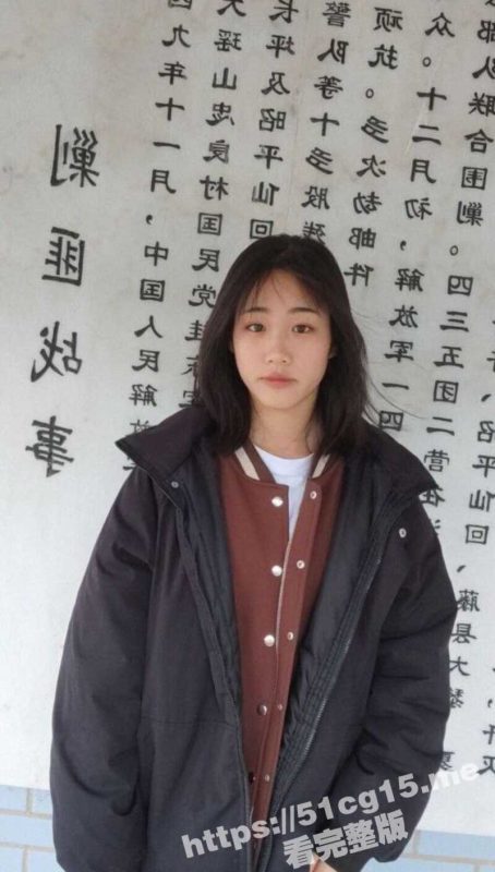 台湾清纯学生妹 没想到私下竟如此风骚反差 如此年纪就是一条小母狗 被主人调教 小穴真的好嫩！-51吃瓜网