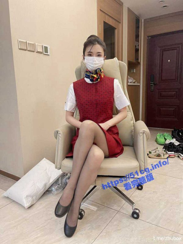 空中高级服务员在金钱的诱惑下被调教变身成淫娃母狗-51吃瓜网