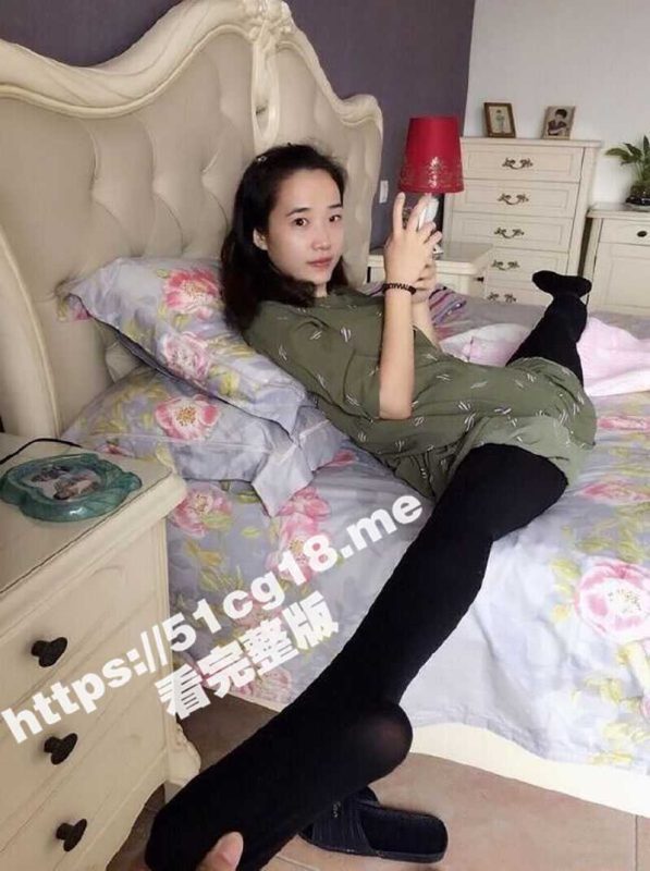 假如你有一个会一字马的老婆 解锁各种姿势 让你欲罢不能 一字马人妻少妇性爱影片流出-51吃瓜网