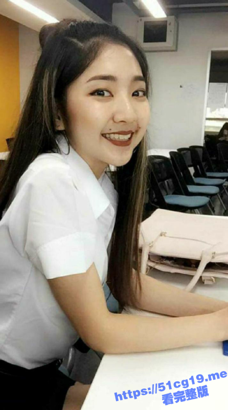 极品反差婊销售员 为了完成公司年底任务 竟然给顾客口爱！-51吃瓜网