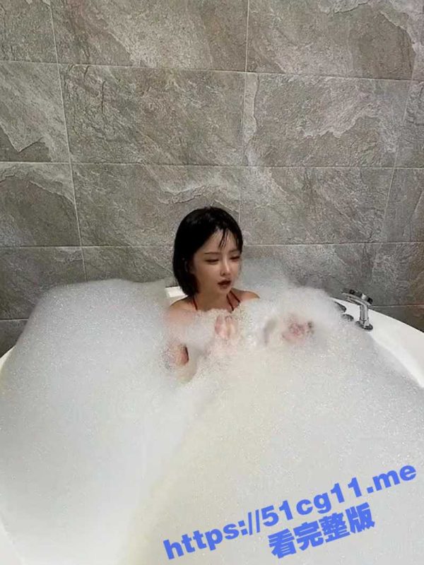 明星颜值反差女神 sunwall 浴室洗澡被大鸡巴后入 清纯靓丽的外表操起来比谁都骚-51吃瓜网