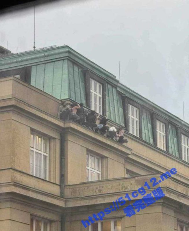 捷克 布拉格大学枪击事件 一名全副武装的男子闯入布拉格查理大学 杀死至少14人！-51吃瓜网
