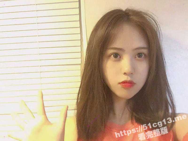 台湾世新学妹 清纯妹子无套啪啪自拍视频被无情泄密 反差妹子真骚-51吃瓜网