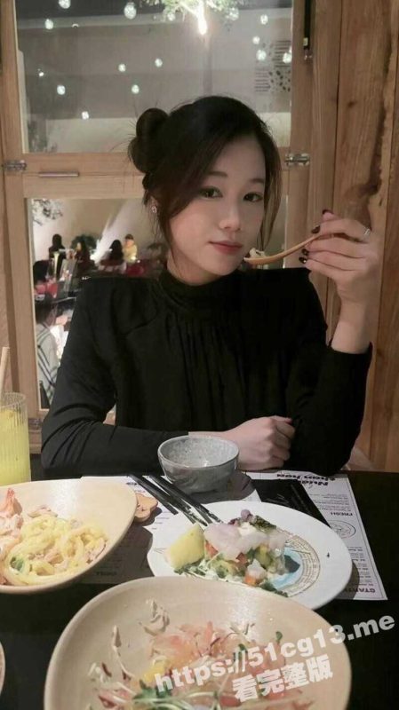高颜值 极品高冷女神 私下竟然是反差婊 在酒店为炮友打飞机加口爆-51吃瓜网