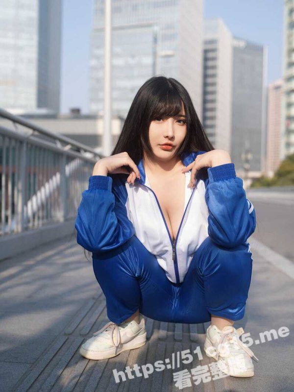 抖音巨乳女网红 金广发的女搭档 糖果果candy下海 大长腿穿着丝袜 对着镜头抠逼 揉奶-51吃瓜网