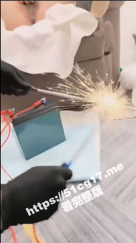 你喜欢吃电击鲍鱼吗？黑丝高跟少妇被电击调教到浑身抽搐 淫叫声都干穿屋顶了-51吃瓜网
