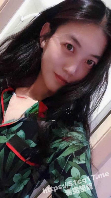 南京 新婚人妻少妇 冯宁蓉 没想到私下竟然是条小母狗 带男人回到新房里偷情 无套插入-51吃瓜网