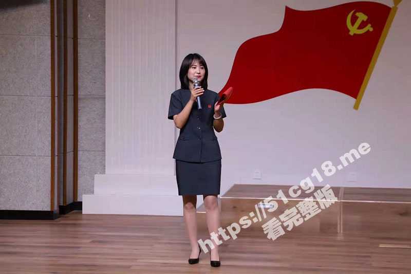 人民的好公仆 美女党员 郑负卿 台上端庄大方 台下反差母狗 露出被陌生人发现后帮陌生人口交！-51吃瓜网