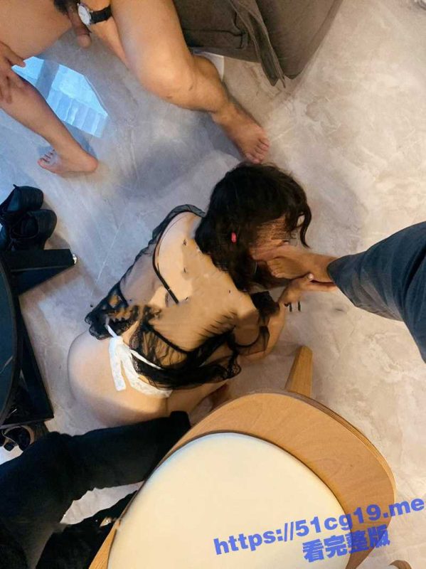 推特约妹调教达人 渡先生 在元旦节当天约清纯白嫩大屁股女大学生玩3P 自拍合集鉴赏！-51吃瓜网