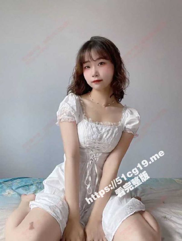 广西玉林 极品反差已婚幼师 李雪  前后逛街一个月成功上垒 双洞已开 且同意参加换妻淫趴！这么骚的女人真不多了-51吃瓜网