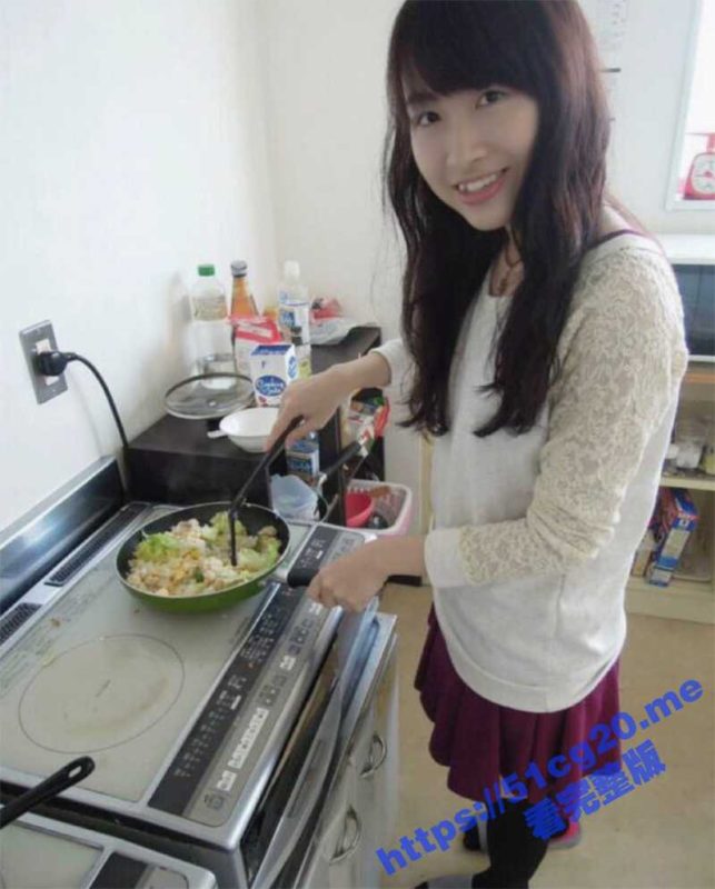 台湾 清吧驻唱小妹 分手后前任求和不成 将以往自拍吃鸡私密视频 投稿曝光！-51吃瓜网