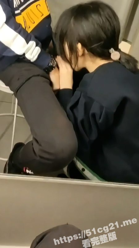 大三在校清纯班花小姐姐 陪金主爸爸逛商场 顺便让她在试衣间为其口爆泻火-51吃瓜网