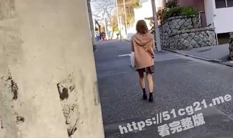 日式迷奸！大神尾随迷晕极品JK学妹 拖回家玩3P 最后上下两洞通通被射满！-51吃瓜网