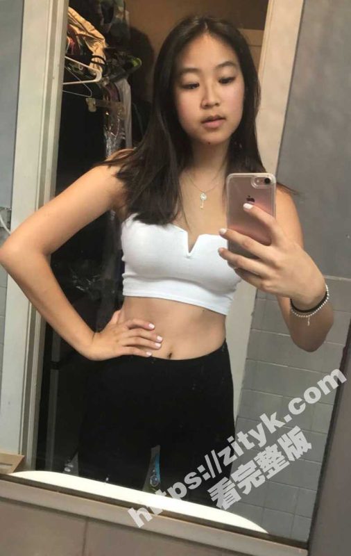 云盘泄密 极品身材良家人妻不雅视图流出 成熟女人太风骚了 后面插一根 嘴里还得含一根-51吃瓜网