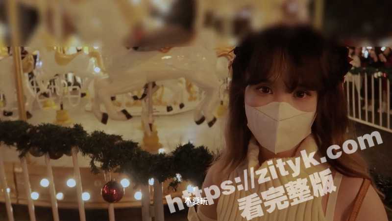圣诞节甜蜜约会！把双马尾娇嫩美少女带回酒店疯狂做爱 太敏感了 一摸小穴就淫水直流！-51吃瓜网