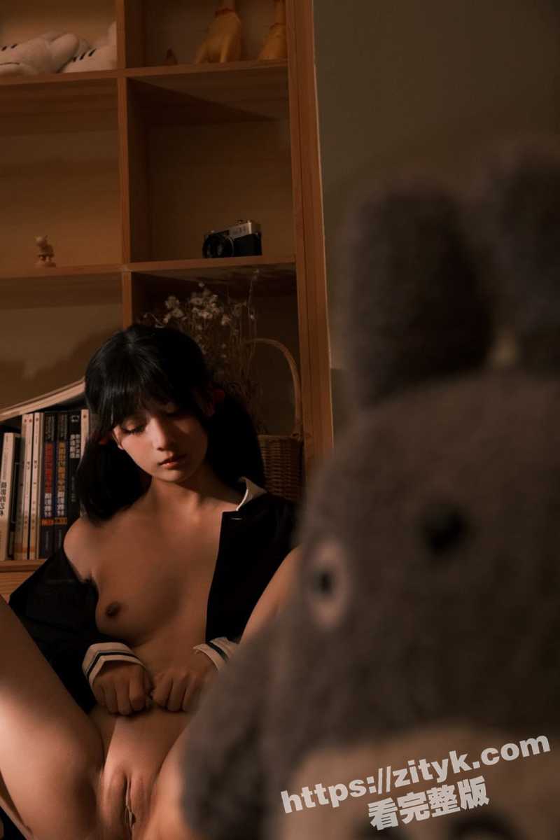 推特极品粉嫩网红 星野柒兔 大哥万元定制裸体写真 遭摄影师泄密流出 白嫩无毛粉逼超诱人 - 51吃瓜网-51吃瓜网