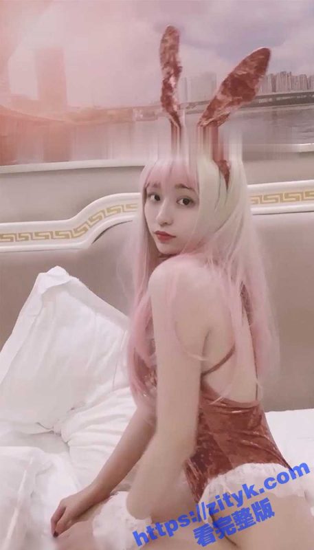 曾经火爆全网的91女神 不见星空 私拍 清纯反差婊化身兔女郎 变身为全自动炮架-51吃瓜网