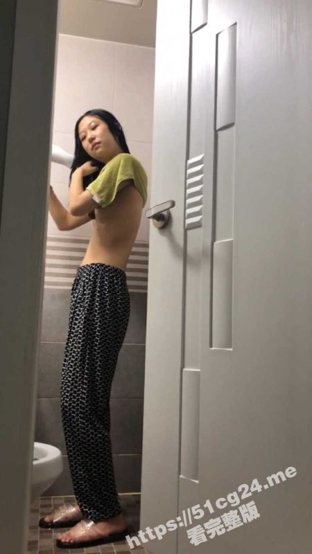 美颜还是精子好！甘肃农业大学大三母狗 赵晓蓉 喜欢裹屌被颜射做美容 自拍高清流出！-51吃瓜网