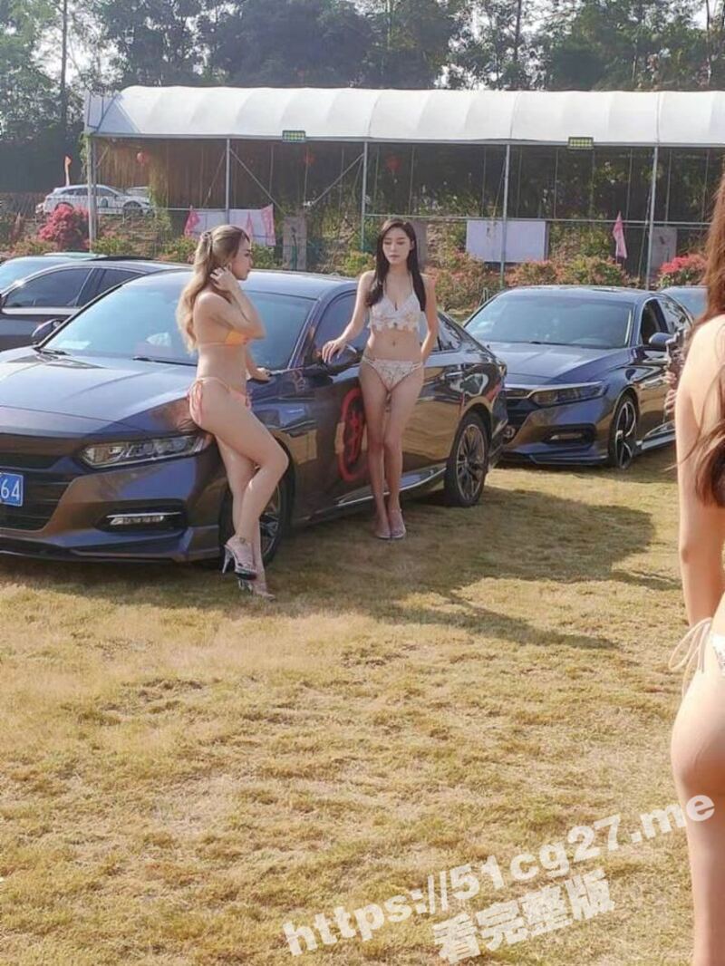 车友会群友聚会 高颜值极品模特身材的小姐姐 穿着比基尼 在户外激情扭动自己性感的身躯 - 51吃瓜网-51吃瓜网