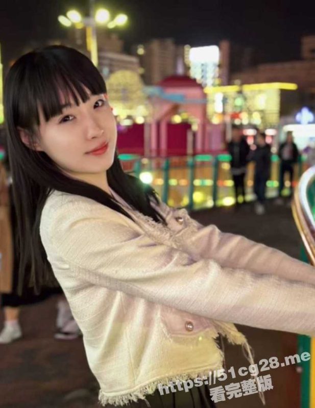 我的白嫩清纯母狗女友 胡悦潇 穿着开档黑丝制服 被粗屌无套插入 操出白浆高潮不断！-51吃瓜网
