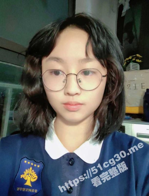 武汉大一眼镜学妹被渣男调教 把手捆在背后无套后入内射小穴  妹妹趴在床上 翘臀大长腿很吸睛-51吃瓜网