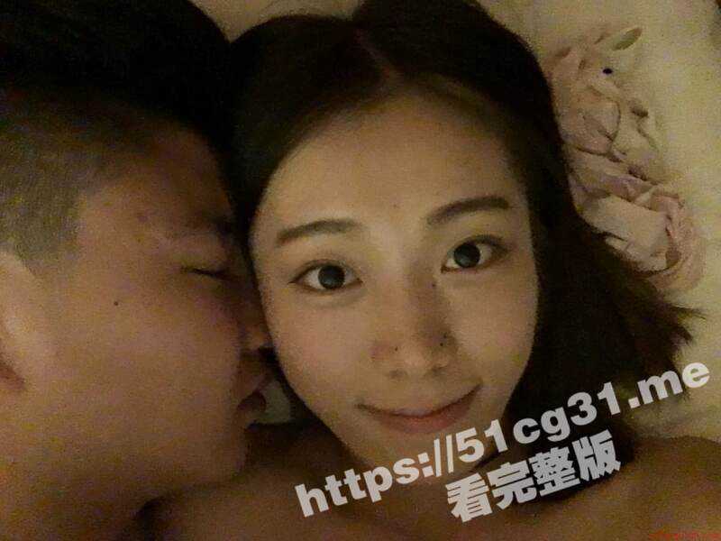 情侣居家做爱 女友长相太清纯了 没想到私下竟是条反差母狗 被调教的很听话 呻吟声也好听-51吃瓜网