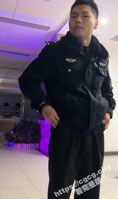 仙女又上大分！29岁仙女上厕所没纸 接连报警让警察给她送纸 还诬陷警察打她！-51吃瓜网