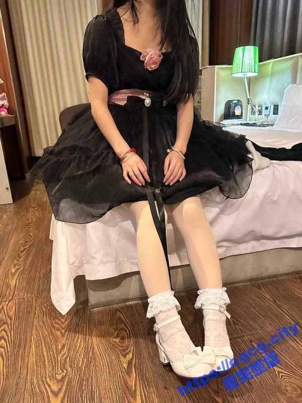 武汉18岁美萝莉 孟琳 秘密视图 涉世未深纯情萝莉和男友啪啪自拍流出 小嫩穴超水灵-51吃瓜网