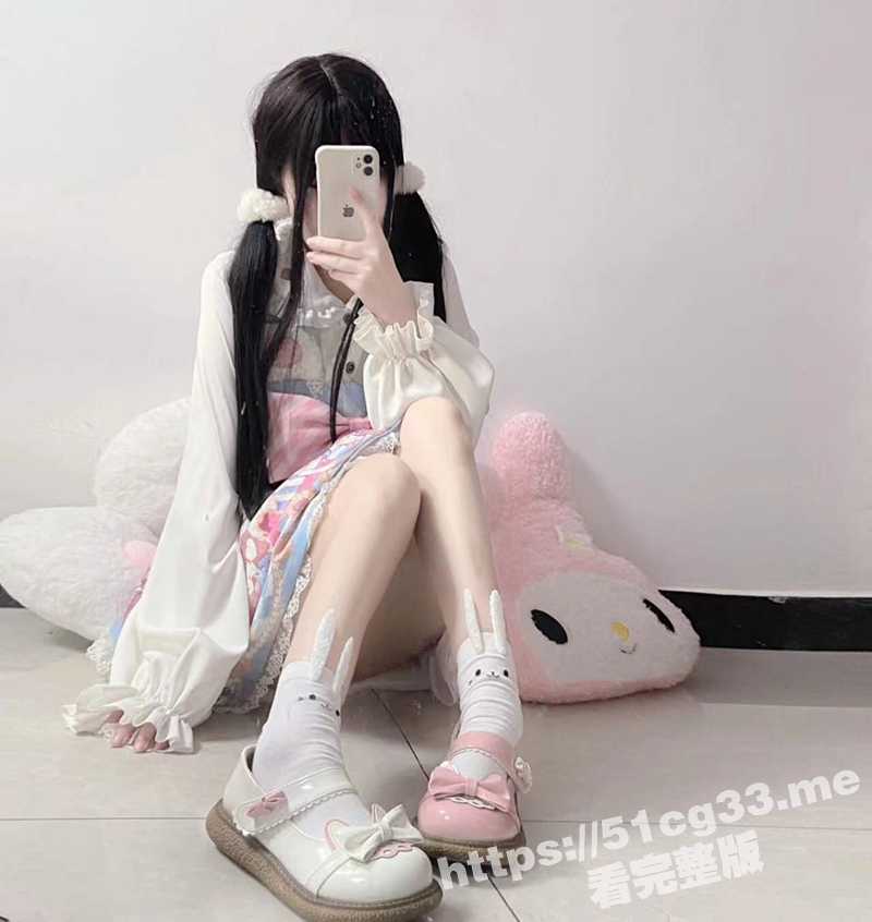 推特活泼可爱的萝莉美少女 小瑶宝宝 被大屌男友无套后入暴躁无毛粉逼最后射在白白的大奶子上 - 51吃瓜网-51吃瓜网