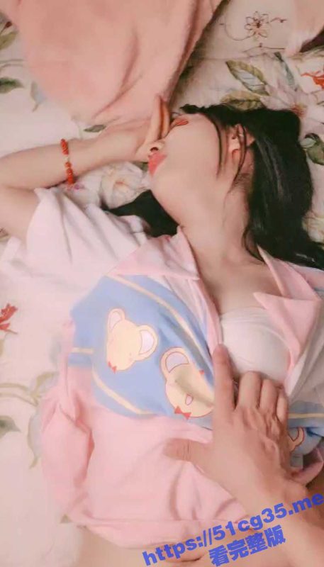 卡哇伊萝莉萌妹被炮友随意玩弄 站立翘着圆润屁股后入一线天逼 跪在沙发上一下下撞击猛操！-51吃瓜网