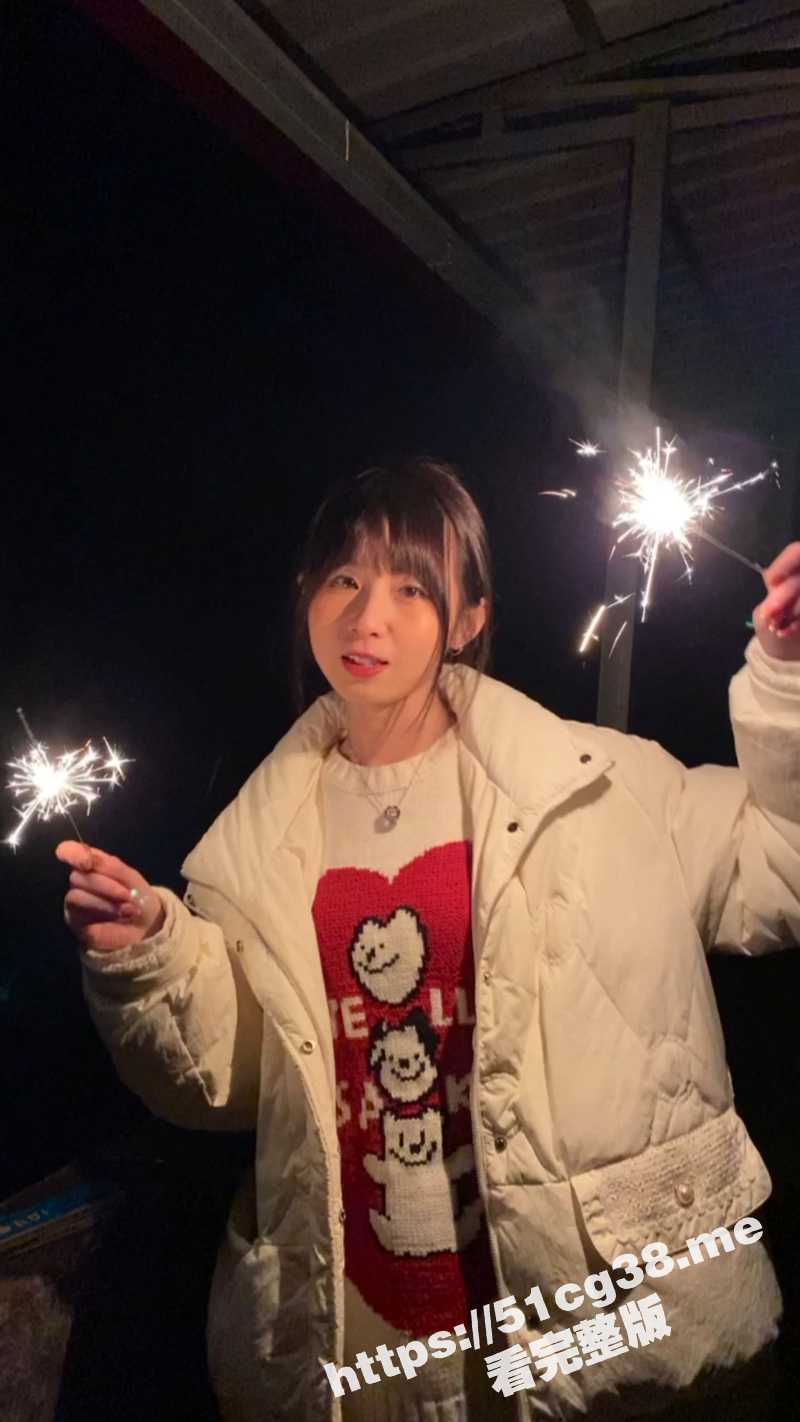 表哥灌醉刚满20岁的表妹 穿着校服醉酒后迷迷糊糊做爱 BB粉嫩毛毛都没长全 鸡巴都很难插进去！ - 51吃瓜网-51吃瓜网