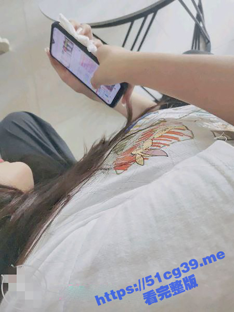 最新封神史诗级乱伦！龙凤胎哥哥强上02年亲妹妹 再次操正在写作业的妹妹 干到一半才发现老妈在家 - 51吃瓜网-51吃瓜网