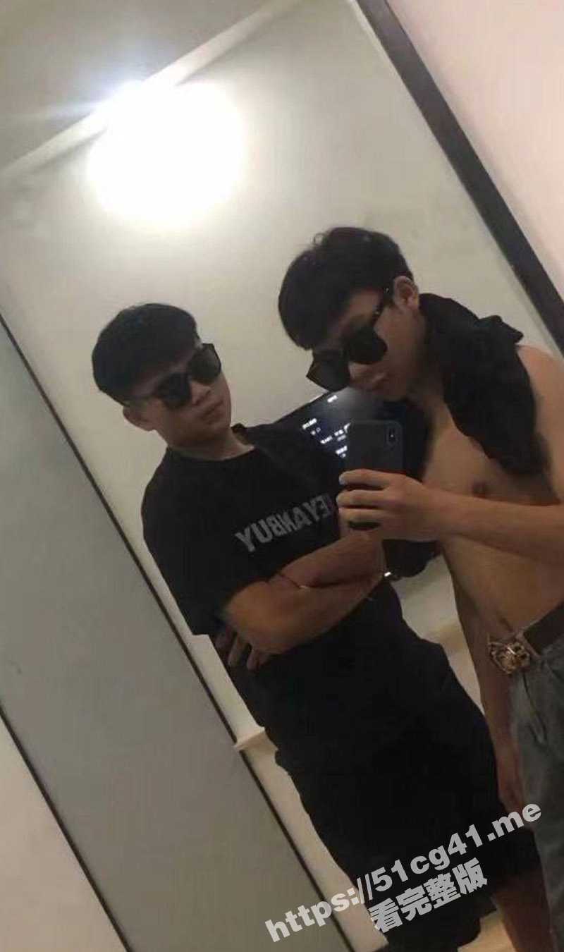 王者的损落！云南傣族五个精神小伙酒驾撞树翻水沟里惨遭团灭 裹尸布排排放 - 51吃瓜网-51吃瓜网