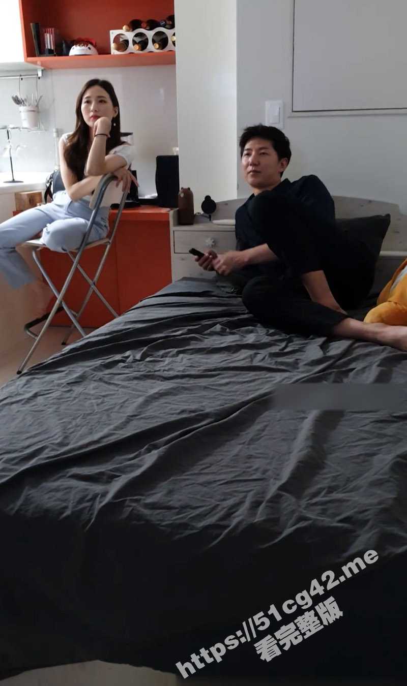 韩国泡良达人 金先生 约炮95年的极品美女同事 俩人玩性大发69互舔抱起来猛操 小姐姐是又惊又怕 - 51吃瓜网-51吃瓜网